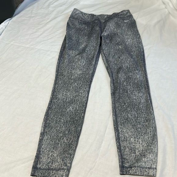 Nike Black and White Leggings Large Activewear - Picture 1 of 7